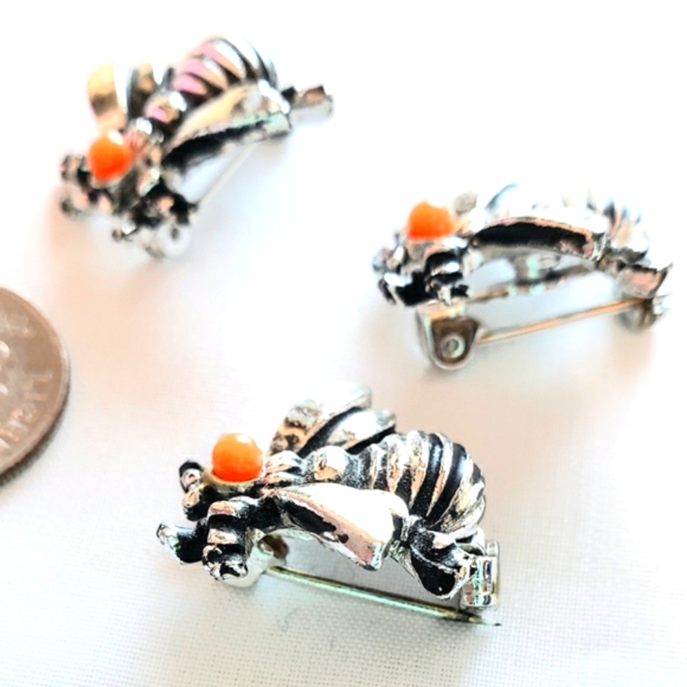 Bee Bumblebee scatter pins. 3
